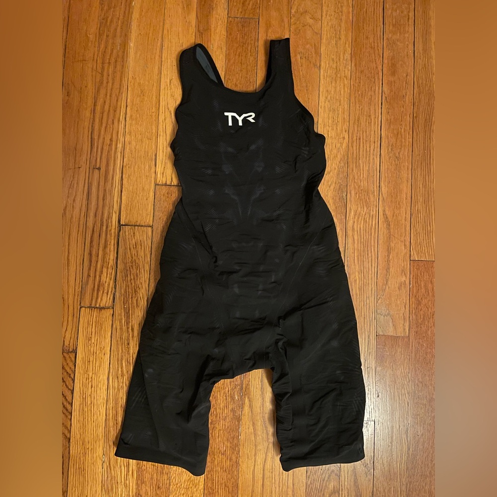 TYR Black Venzo Closed Back Tech Suit